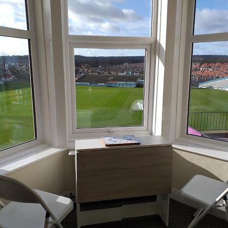Cricket Stadium View Apartment Scarborough Exterior photo