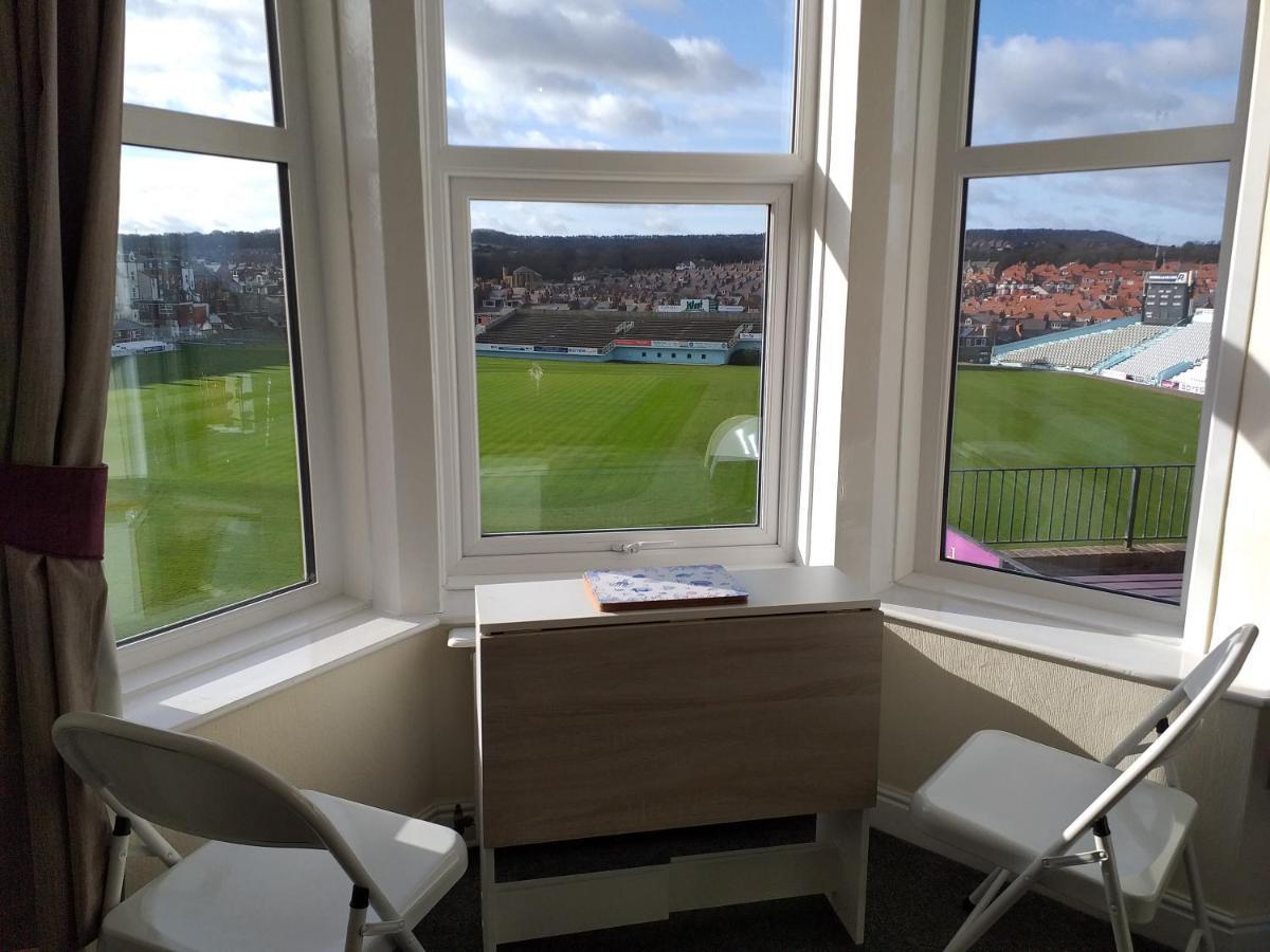 Cricket Stadium View Apartment Scarborough Exterior photo