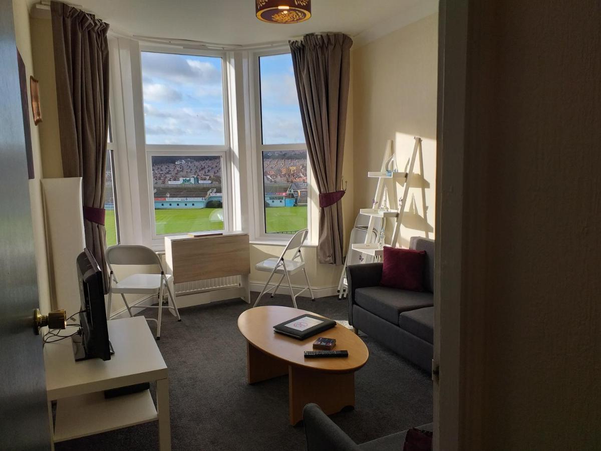 Cricket Stadium View Apartment Scarborough Exterior photo